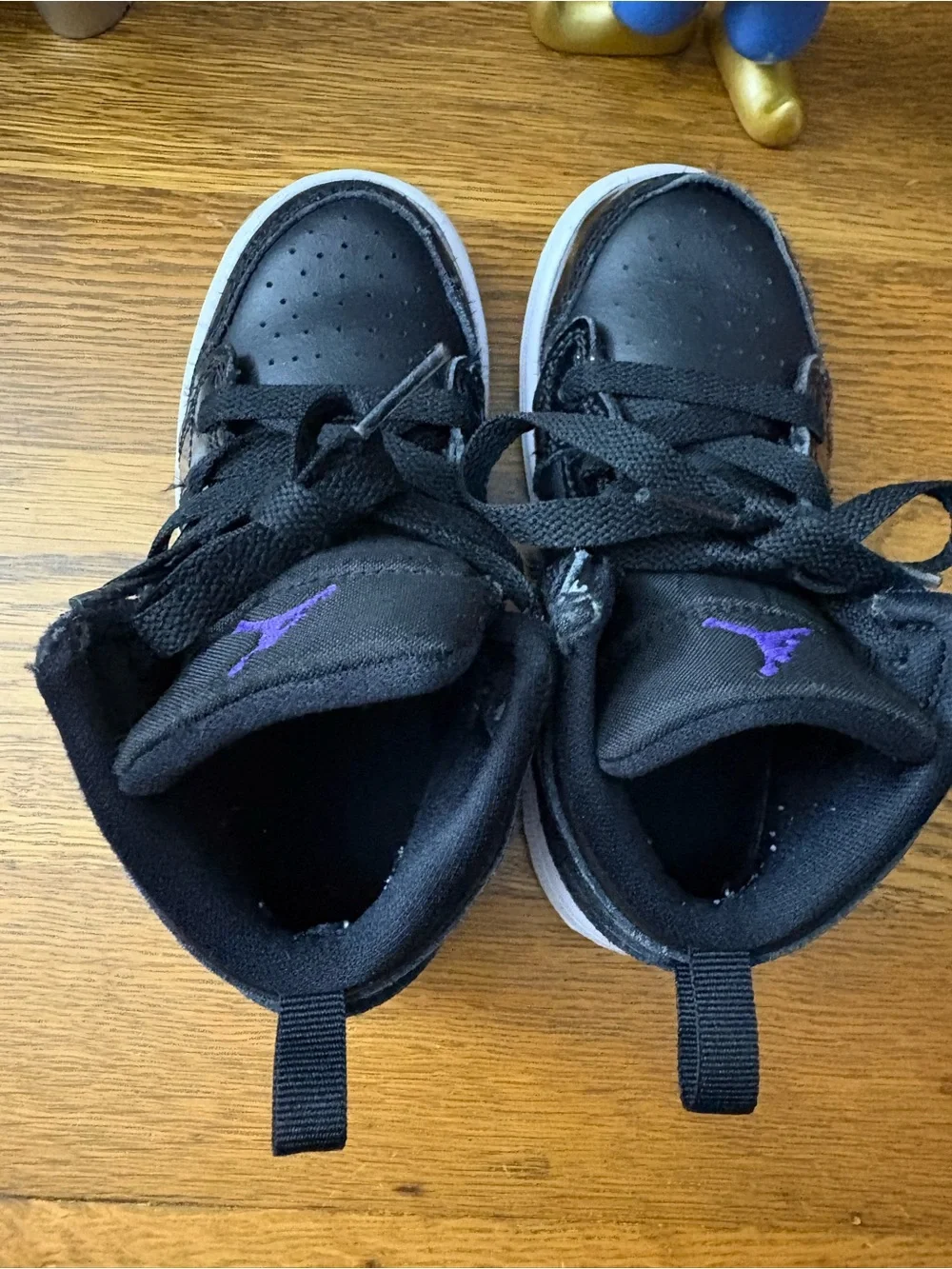 Little kid/toddlers black and blue Air Jordan Jordans. Size 8.5.